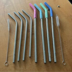 8 Stainless Steel bendy Straws 4 with Silicone Tips & 2 pipe cleaners